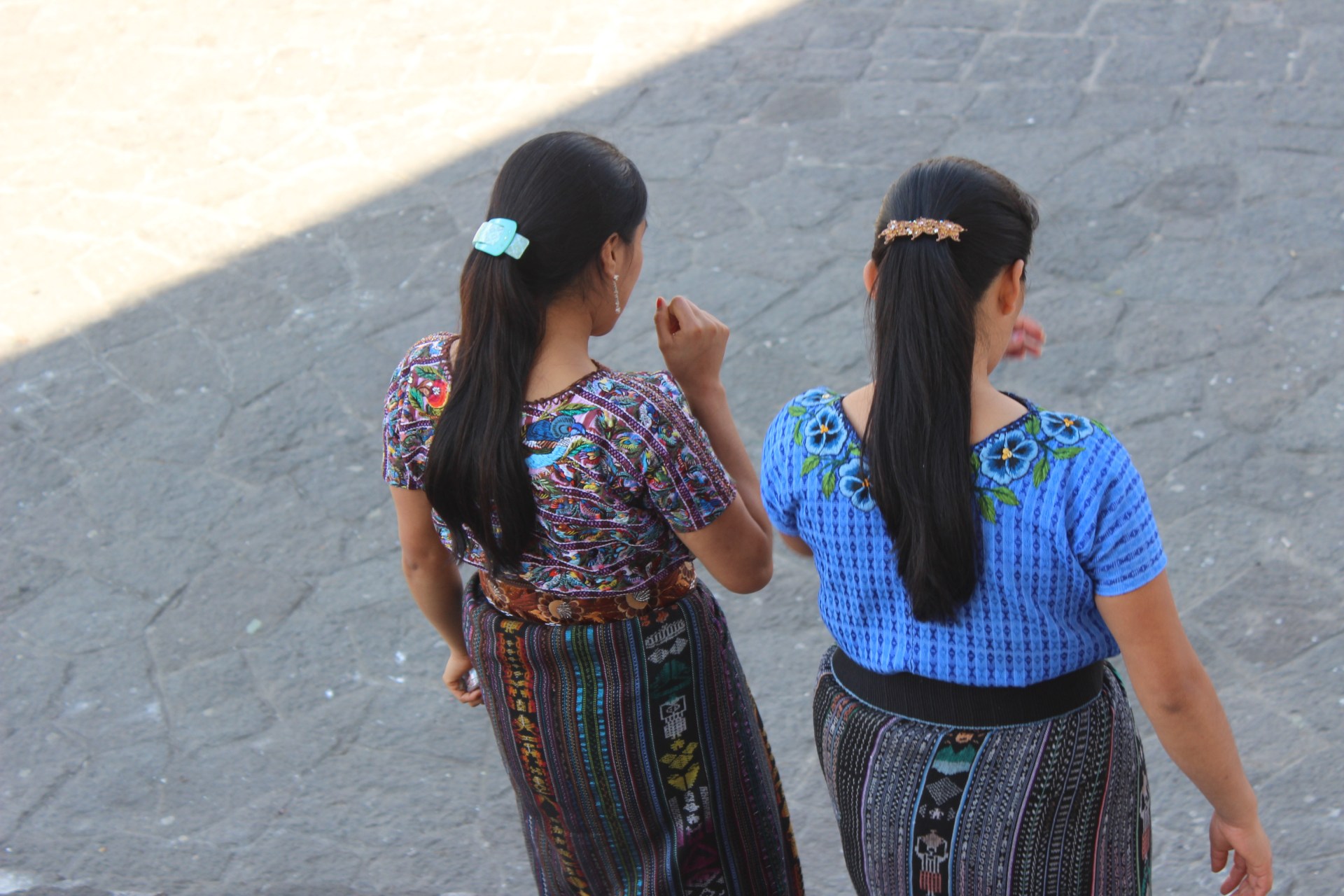twom mayan girls